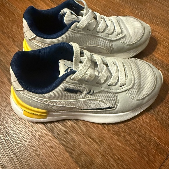 Puma Kids Slip On shoes  color White/Yellow/Gray size 12 - Picture 2 of 9